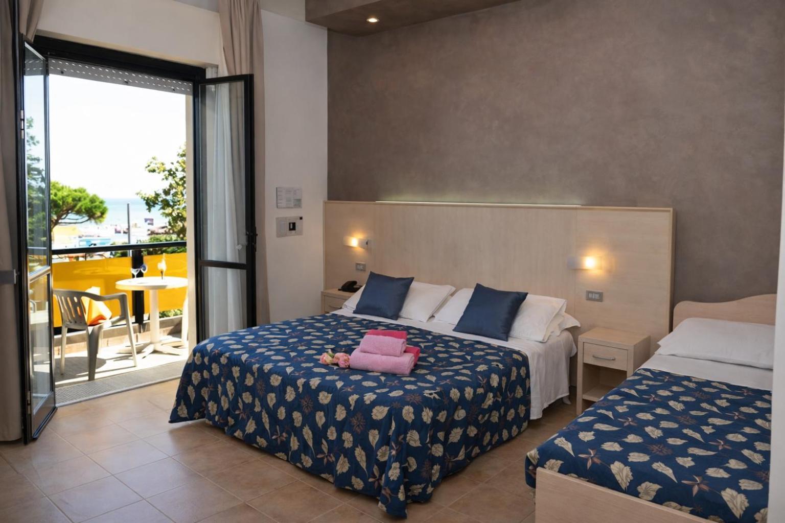 Triple Room with Sea View